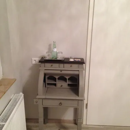 Haus Loewe Отель *