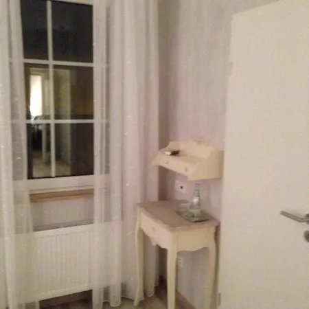 Haus Loewe Отель Фрехен