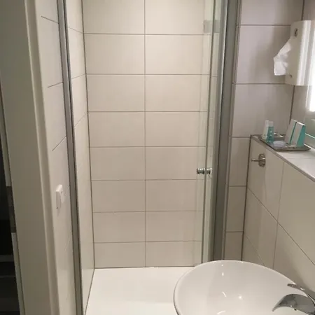 Haus Loewe Отель