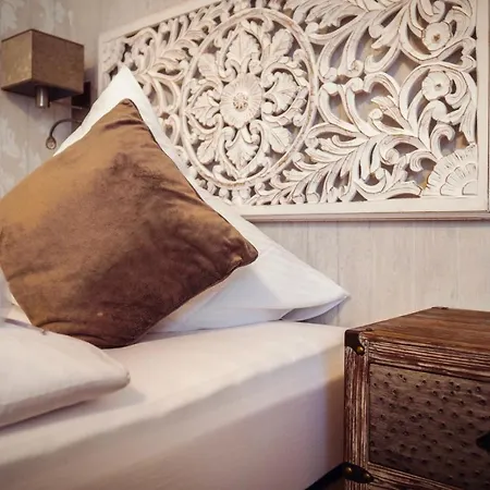 Haus Loewe فندق فريشن