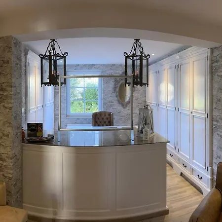 Haus Loewe Отель