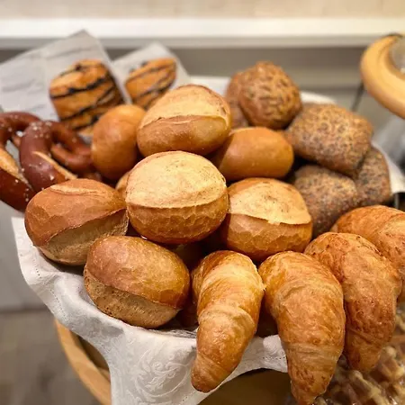 فندق Haus Loewe *