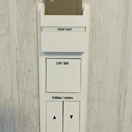 Haus Loewe Отель *