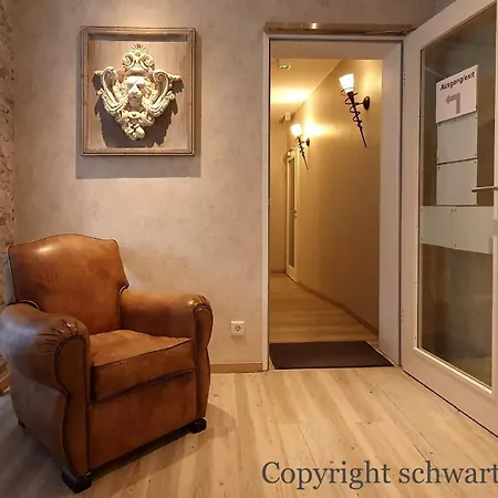 Haus Loewe Отель *