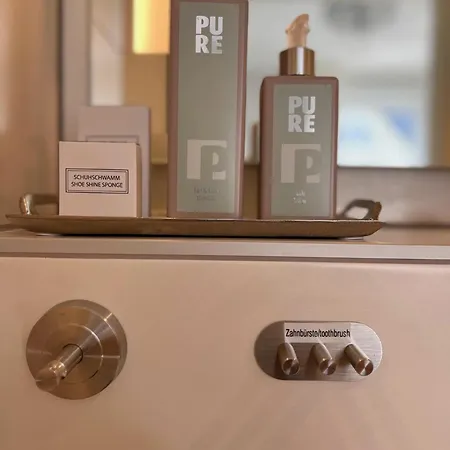 Haus Loewe Отель *