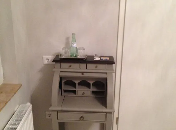 Haus Loewe מלון *