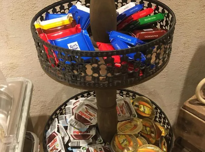 מלון Haus Loewe *