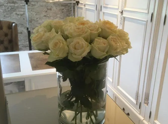 Haus Loewe מלון *