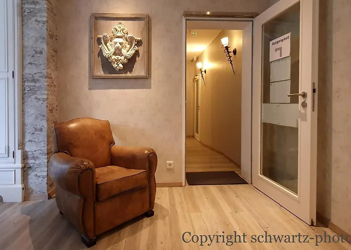 Haus Loewe מלון *