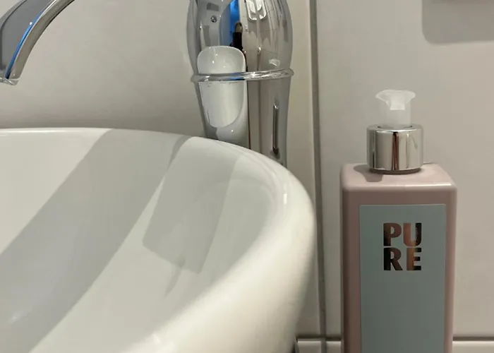 מלון Haus Loewe *