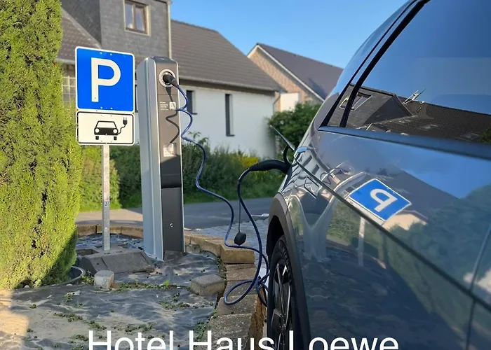 מלון Haus Loewe